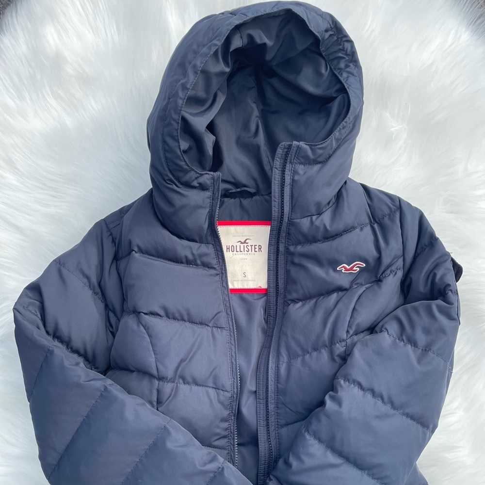 Hollister puffer jacket coat. Navy.